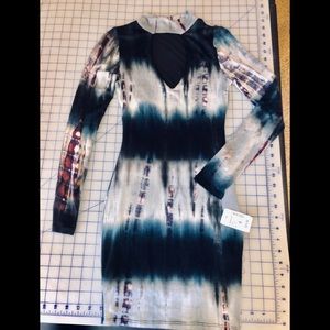 Tie-dye bodycon dress with keyhole in front